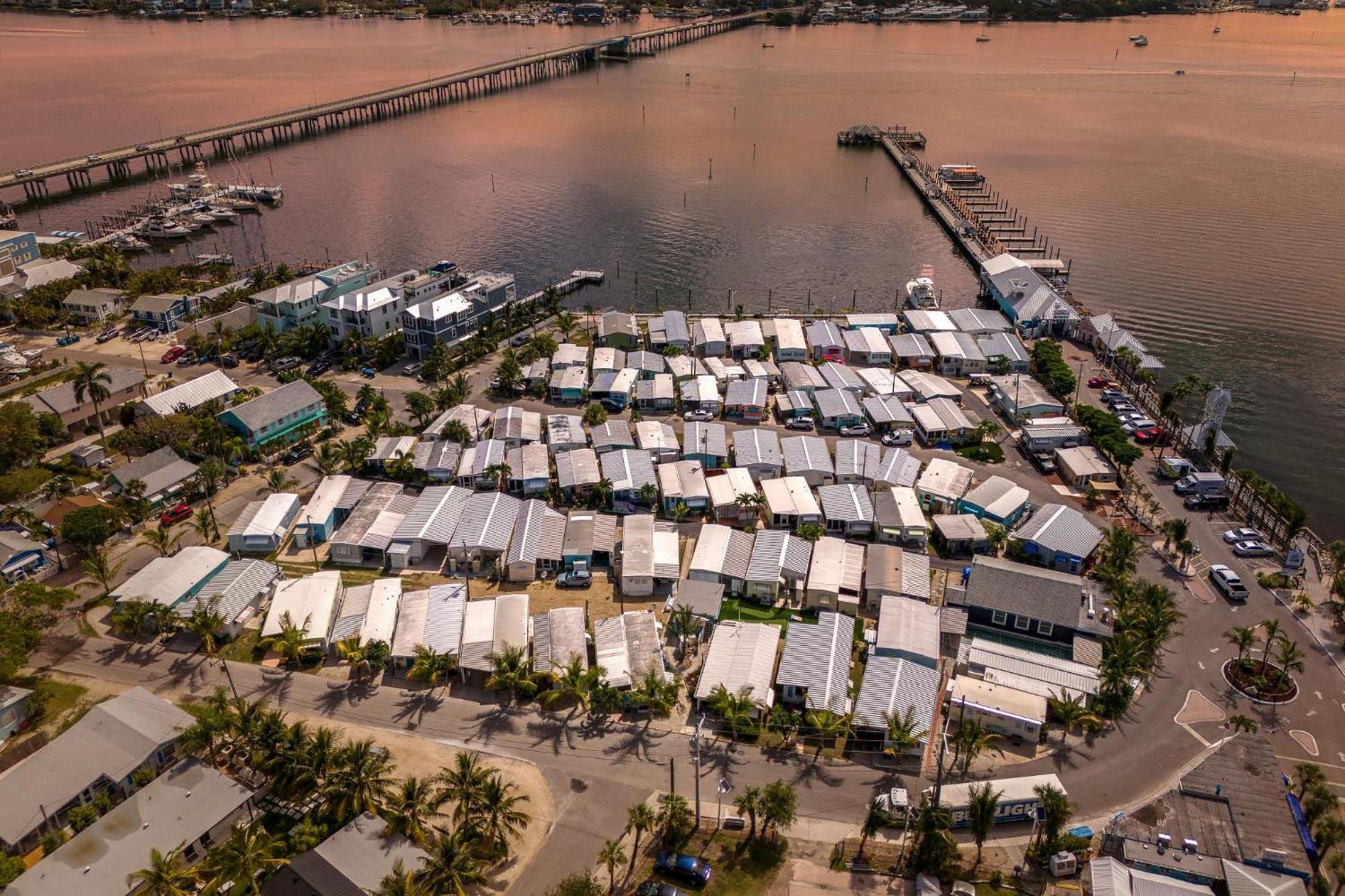 The Recovery Room At Pines Park Bradenton Beach Extérieur photo